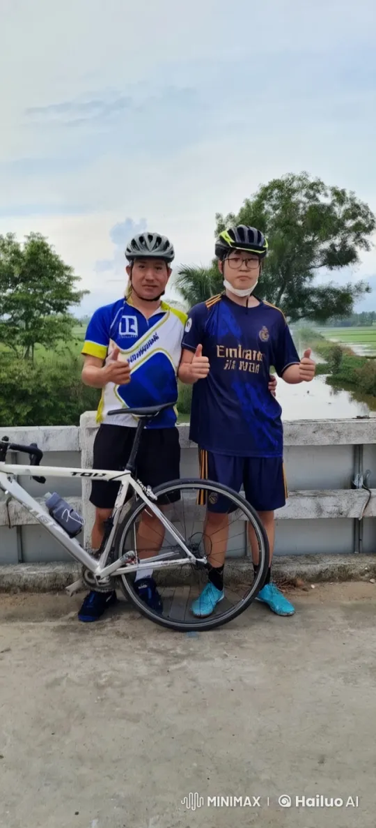Cyclists Perform Dynamic Kung Fu Display – AI Generated Video | Hailuo AI