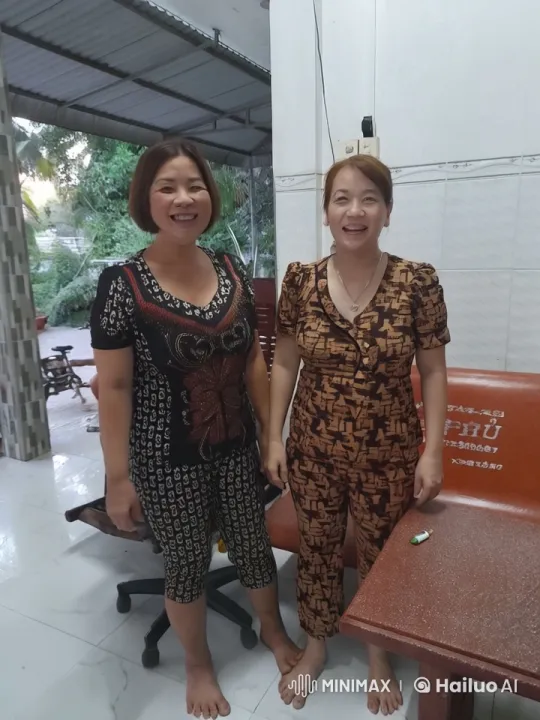 Two Women Practicing Kung Fu with Precision and Synchronicity – AI Generated Video | Hailuo AI