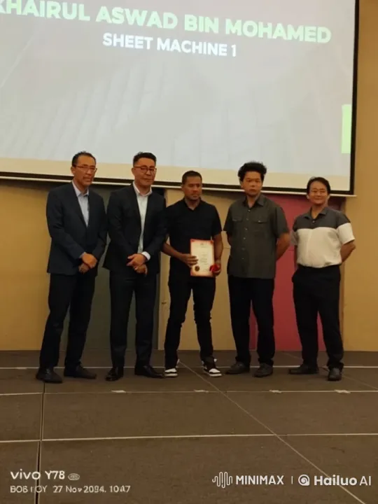 Award Ceremony Transforms into Kungfu Showdown – AI Generated Video | Hailuo AI