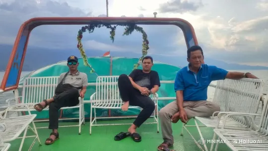 Seated Men Engage in Energetic Kungfu on Boat Deck – AI Generated Video | Hailuo AI