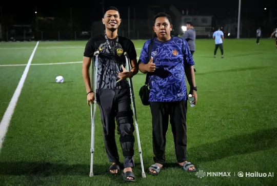 Nighttime Kung Fu Duel on a Football Field – AI Generated Video | Hailuo AI