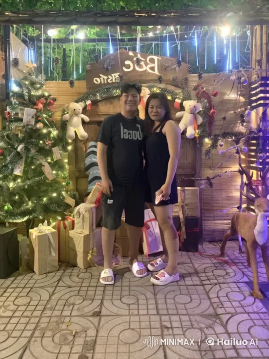 Christmas Celebration Transforms into Martial Arts Display – AI Generated Video | Hailuo AI