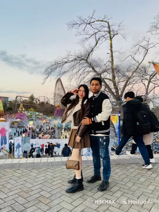 Couple Engages in Kung Fu Showdown at Festive Amusement Park – AI Generated Video | Hailuo AI