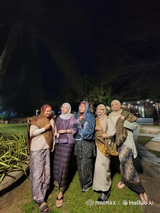 Traditional Outfits to Energetic Kung Fu Under the Night Sky – AI Generated Video | Hailuo AI