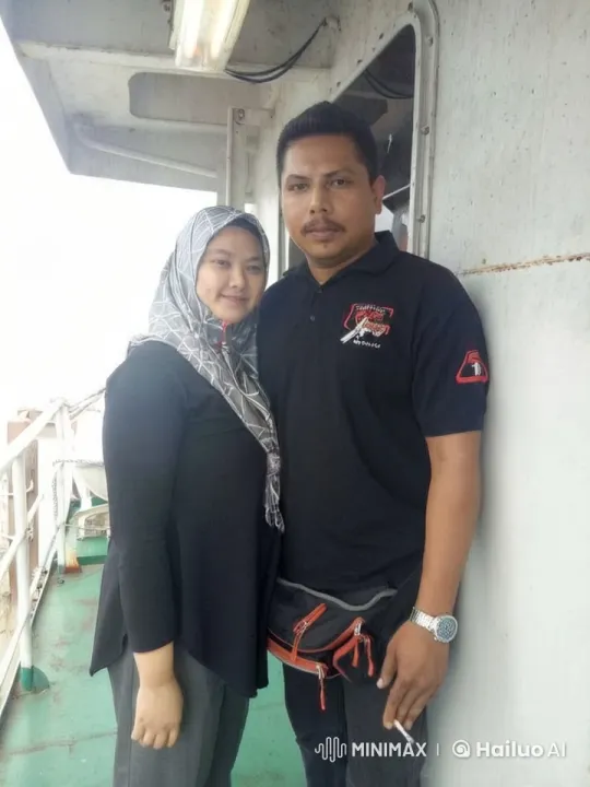 Couple Transforms into Skilled Kung-Fu Fighters on Ship Deck – AI Generated Video | Hailuo AI