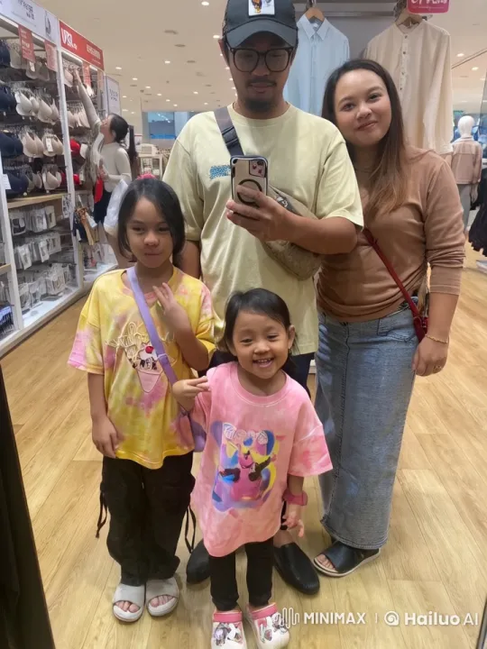 Family Practices Martial Arts in Clothing Store – AI Generated Video | Hailuo AI