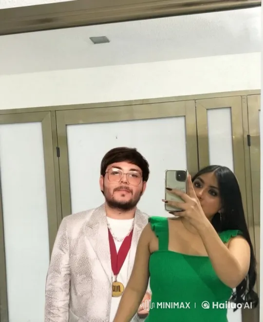 Couple in Mirror Taking Selfie, Sharing Passionate Kiss – AI Generated Video | Hailuo AI