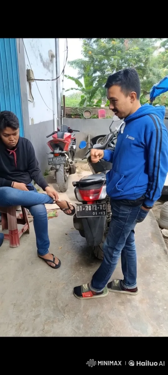 Intense Martial Arts Battle in Narrow Alley – AI Generated Video | Hailuo AI