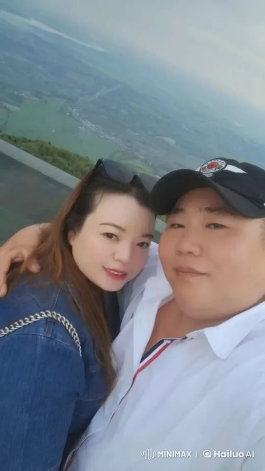 Couple Takes Selfie at Scenic Viewpoint – AI Generated Video | Hailuo AI