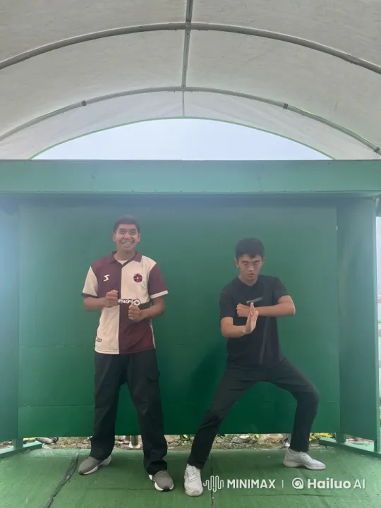 Choreographed Kung Fu Fight Display on Raised Platform – AI Generated Video | Hailuo AI