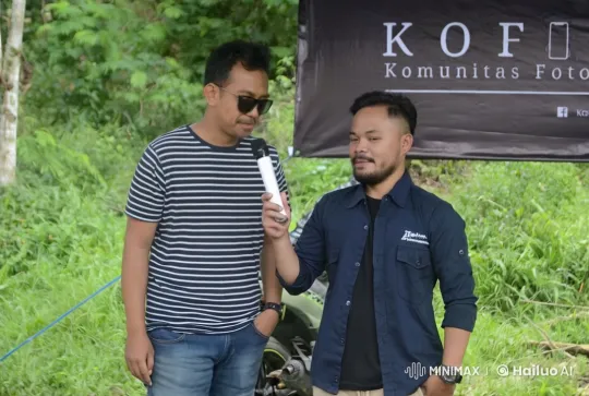 KOF Komunitas Foto: Interview Turns to Impressive Kungfu Fight – AI Generated Video | Hailuo AI