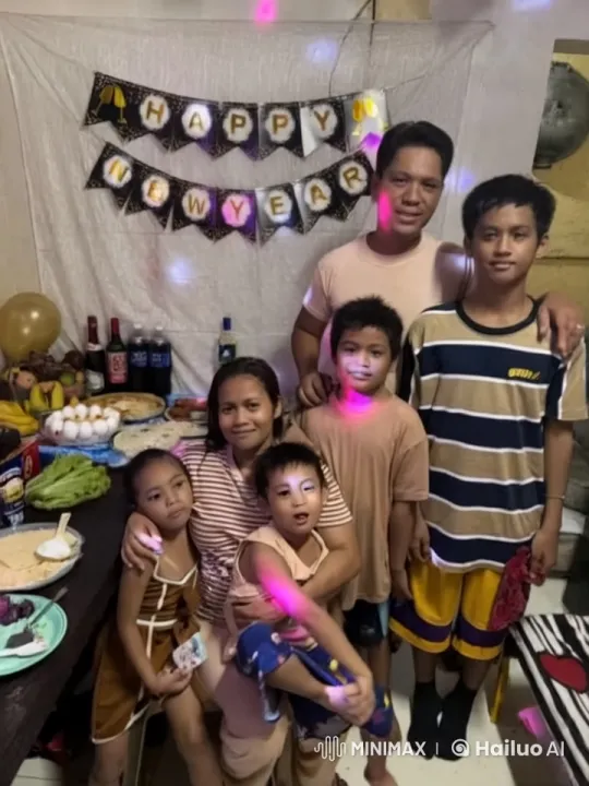 Family Celebrates New Year with Martial Arts Display – AI Generated Video | Hailuo AI