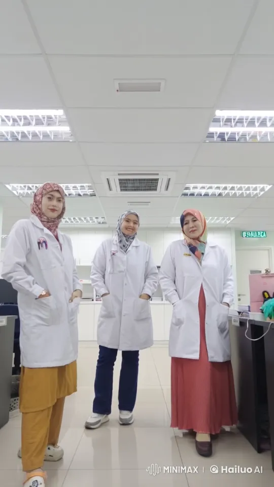 White Lab Coats Engage in Energetic Kungfu Fight – AI Generated Video | Hailuo AI