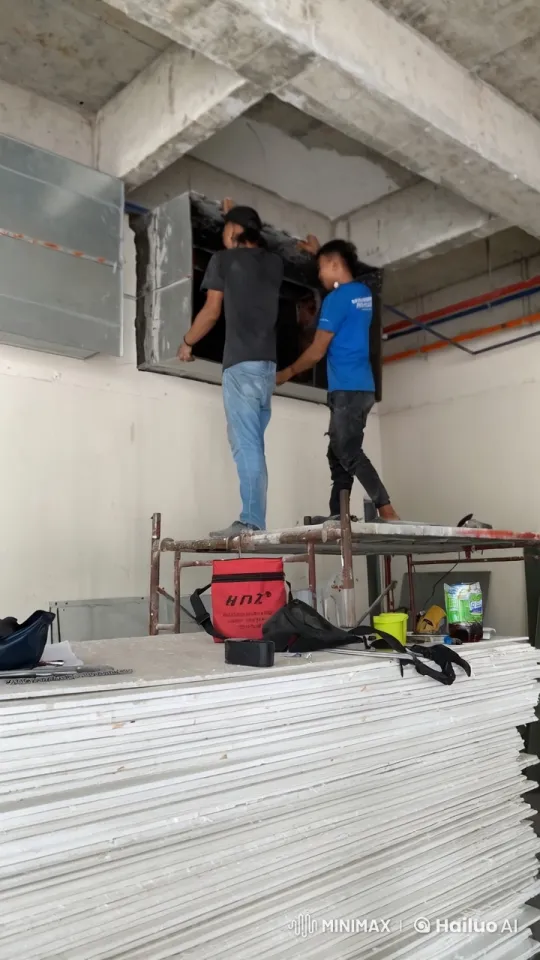 Construction Site Kung Fu Duel on Scaffold – AI Generated Video | Hailuo AI