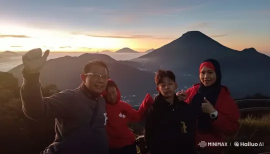 Sunrise Kung Fu Display in Mountainous Landscape – AI Generated Video | Hailuo AI