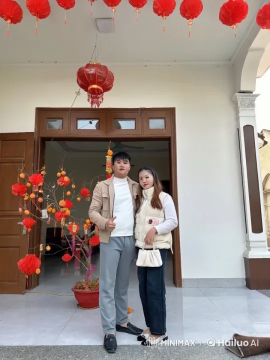 Festive Fight: Martial Arts Showdown at Decorated House – AI Generated Video | Hailuo AI