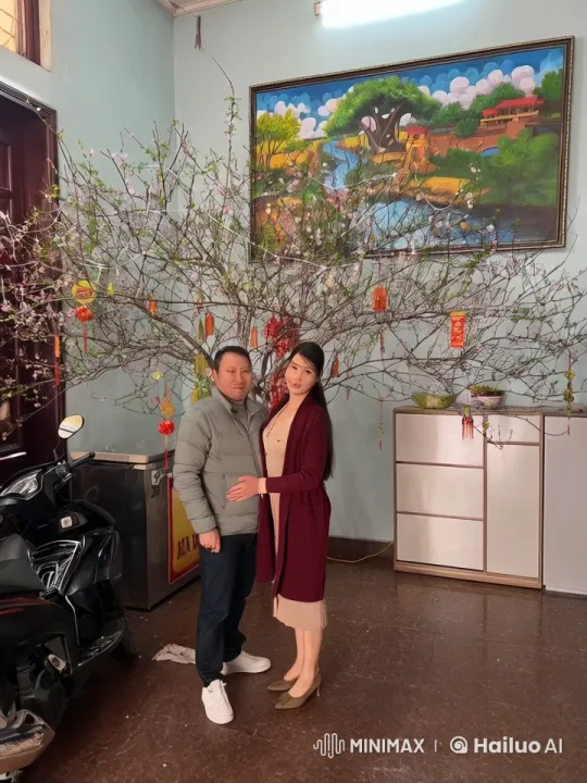 Festive Room Kungfu Fight Between Man and Woman – AI Generated Video | Hailuo AI