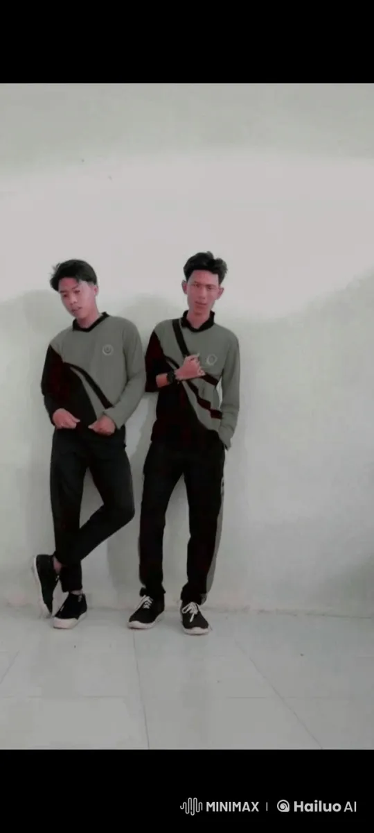Young Men's Tense Argument and Scuffle – AI Generated Video | Hailuo AI