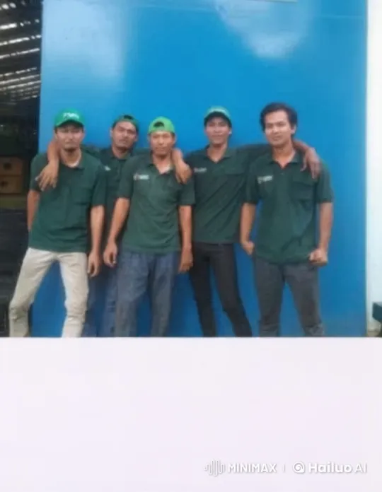 Five Men Showcase Kung Fu Skills in Coordinated Sequence – AI Generated Video | Hailuo AI
