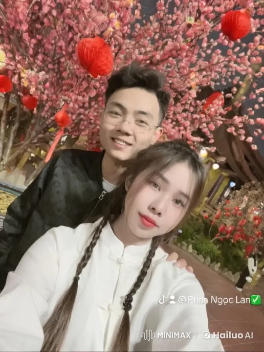 Traditional Kungfu Display Amidst Cherry Blossoms – AI Generated Video | Hailuo AI
