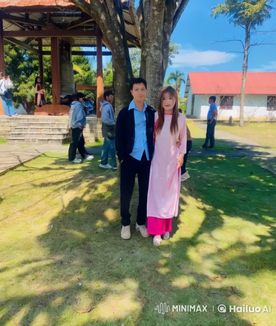 Couple Demonstrates Skilled Martial Arts in Sunny Park – AI Generated Video | Hailuo AI