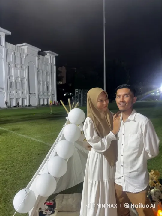 Historic Setting: Two in White Engage in Dynamic Kung Fu Duel – AI Generated Video | Hailuo AI