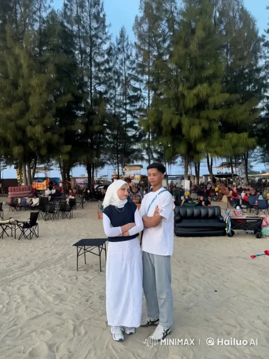 Martial Arts Fight on Sandy Beach with Spectators – AI Generated Video | Hailuo AI