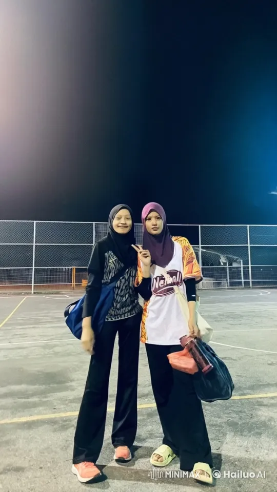 Nighttime Kungfu Sparring Session on Outdoor Court – AI Generated Video | Hailuo AI