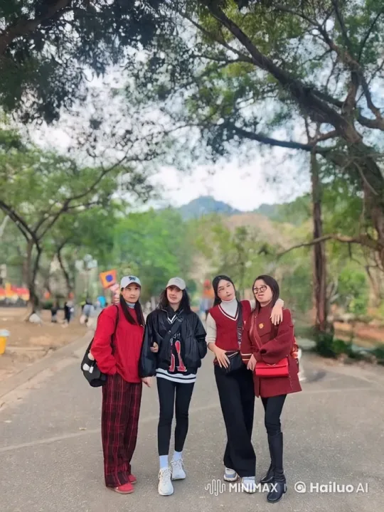 Kungfu Display by Friends in Serene Park Setting – AI Generated Video | Hailuo AI
