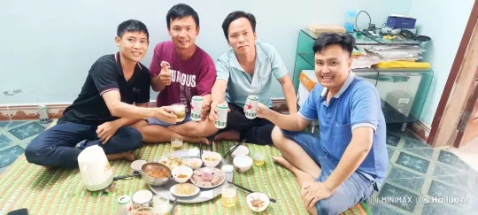 Friends Become Action Stars in Dynamic Dining Room Fight – AI Generated Video | Hailuo AI