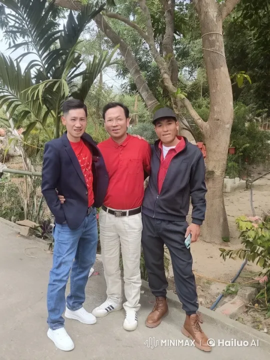 Friends Showcase Martial Arts Skills in Lush Surroundings – AI Generated Video | Hailuo AI