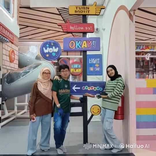 Friends Display Martial Arts and Playfulness in Vibrant Indoor Space – AI Generated Video | Hailuo AI