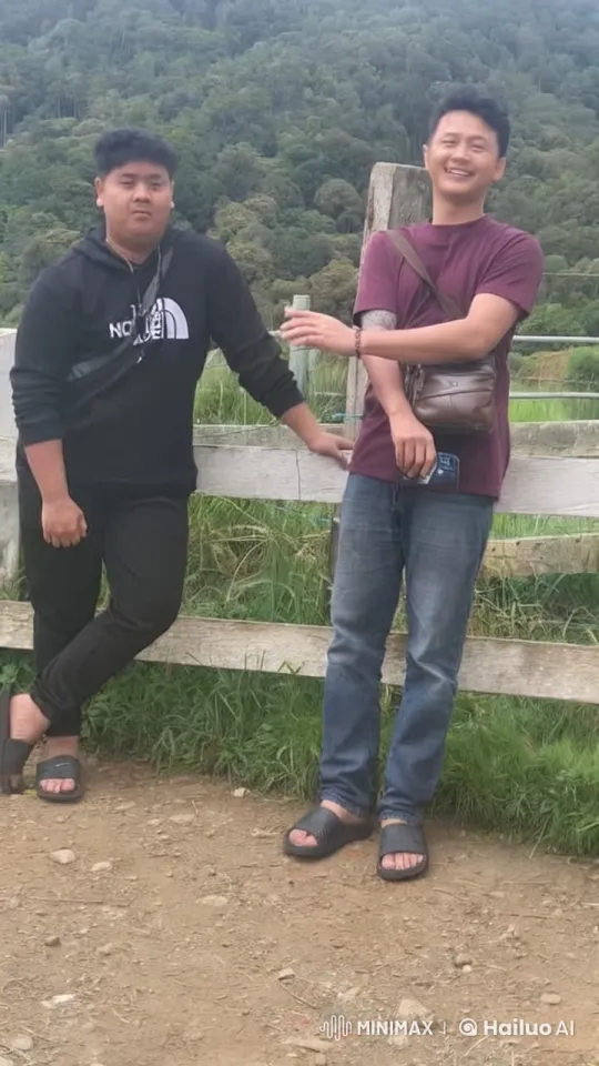 Kung Fu Duel in Lush Countryside Setting – AI Generated Video | Hailuo AI