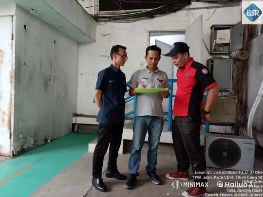 Men in Uniform Assault Man in Red in Dimly Lit Indoor Setting – AI Generated Video | Hailuo AI