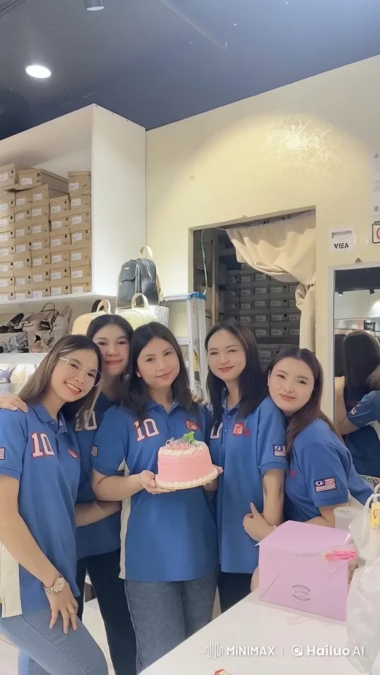 Women Celebrate with Cake, Transition to Synchronized Kungfu – AI Generated Video | Hailuo AI