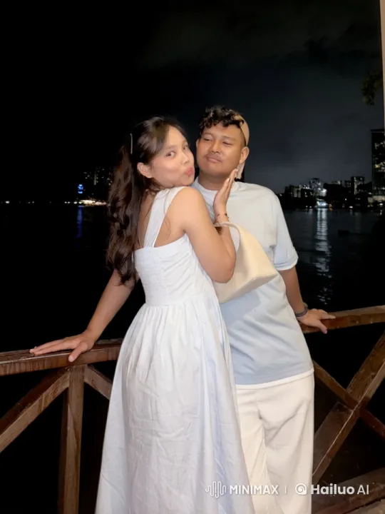 Couple's Romantic Start Turns into Dynamic Martial Arts Scene – AI Generated Video | Hailuo AI