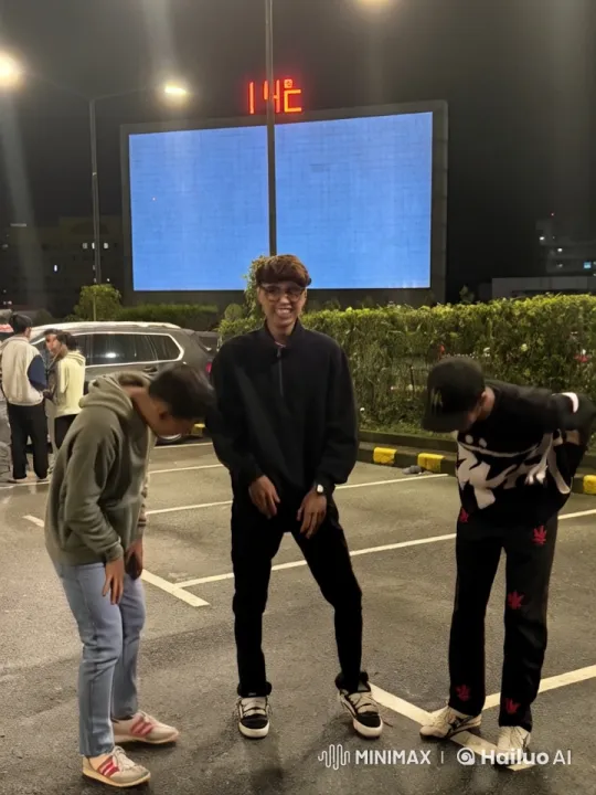Martial Arts Showdown: Muay Thai vs. Kung Fu in Parking Lot – AI Generated Video | Hailuo AI