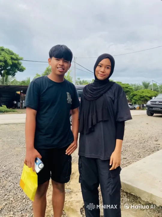 Young Couple Demonstrates Impressive Kung Fu Skills – AI Generated Video | Hailuo AI