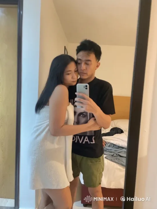 Couple Engages in Intense Kung Fu Battle in Mirror – AI Generated Video | Hailuo AI
