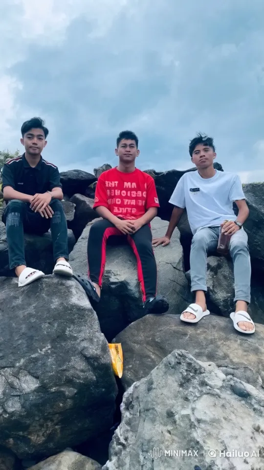 Young Men Engage in Intense Kung Fu Fight on Rocks – AI Generated Video | Hailuo AI