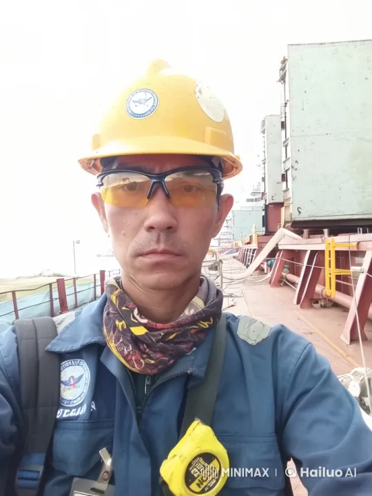 Animated Worker Selfie on Dynamic Ship Deck – AI Generated Video | Hailuo AI