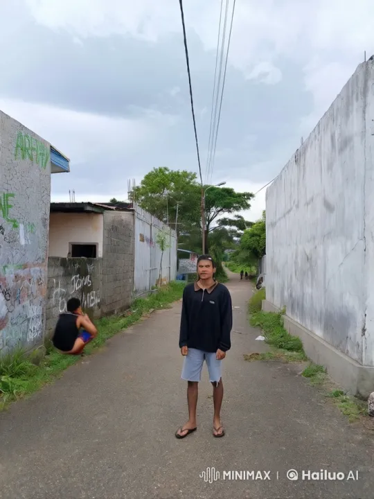 Conflict and Fleeing on Graffiti-Decorated Street – AI Generated Video | Hailuo AI