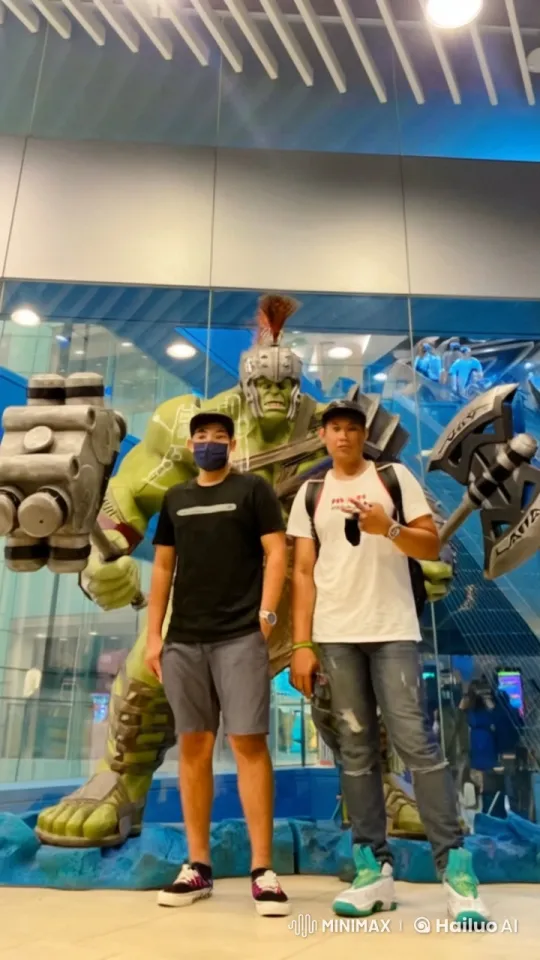 Martial Arts Performance in Hulk Statue Display Area – AI Generated Video | Hailuo AI