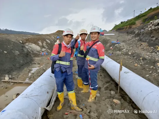 Construction Workers' Playful Sparring on Job Site – AI Generated Video | Hailuo AI