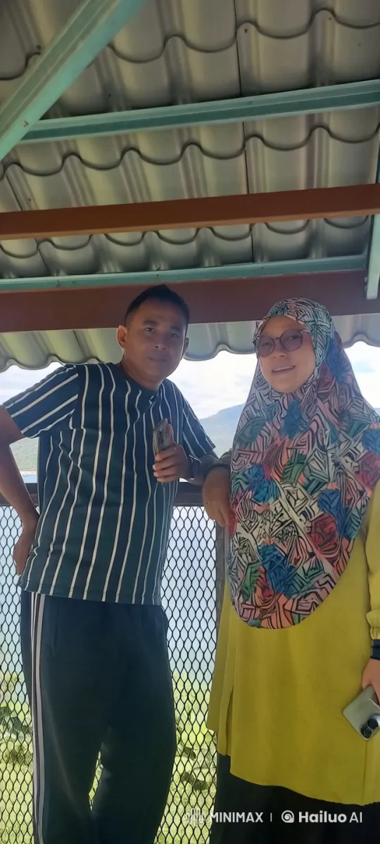 Kungfu Battle: Striped Shirt vs. Colorful Hijab – AI Generated Video | Hailuo AI