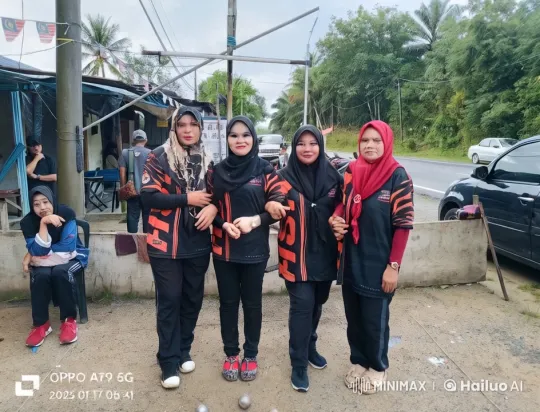 Martial Arts Battle: Group Showcases Skills on Roadside – AI Generated Video | Hailuo AI
