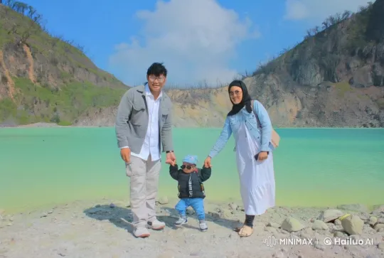 Family Enjoyment by Lake: Child's Playful Antics – AI Generated Video | Hailuo AI