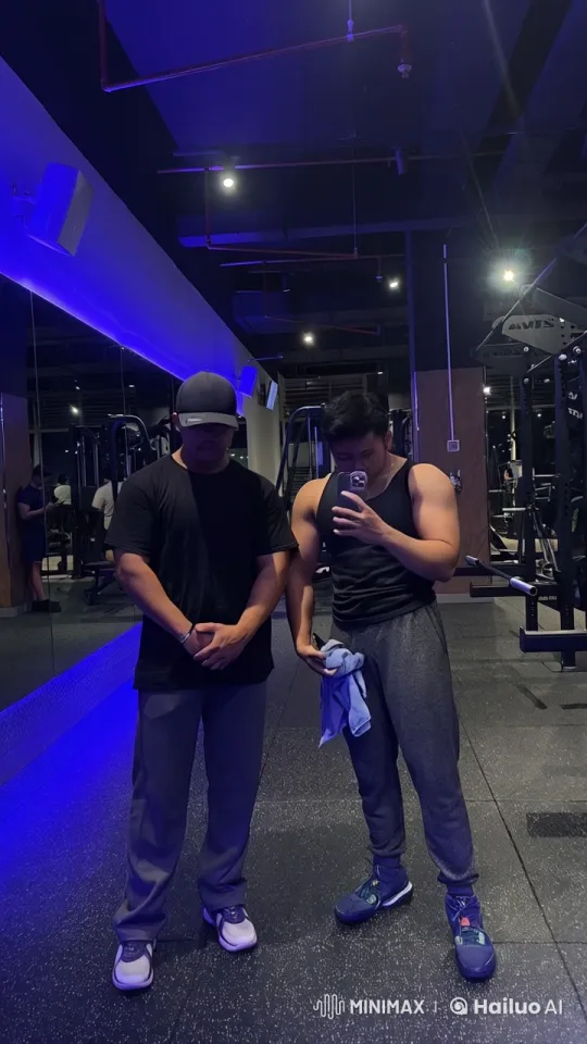 Kungfu Demonstration by Two Athletes in Modern Gym – AI Generated Video | Hailuo AI