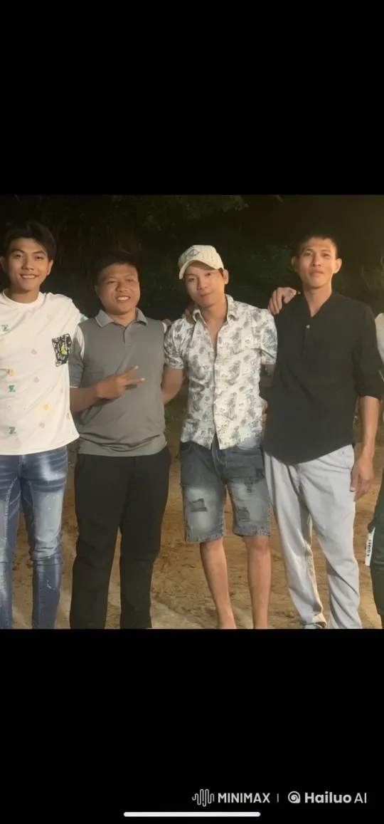 Young Men Perform Kung Fu Under the Night Sky – AI Generated Video | Hailuo AI