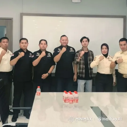 Kungfu Practitioners Showcase Skills in Training Session – AI Generated Video | Hailuo AI